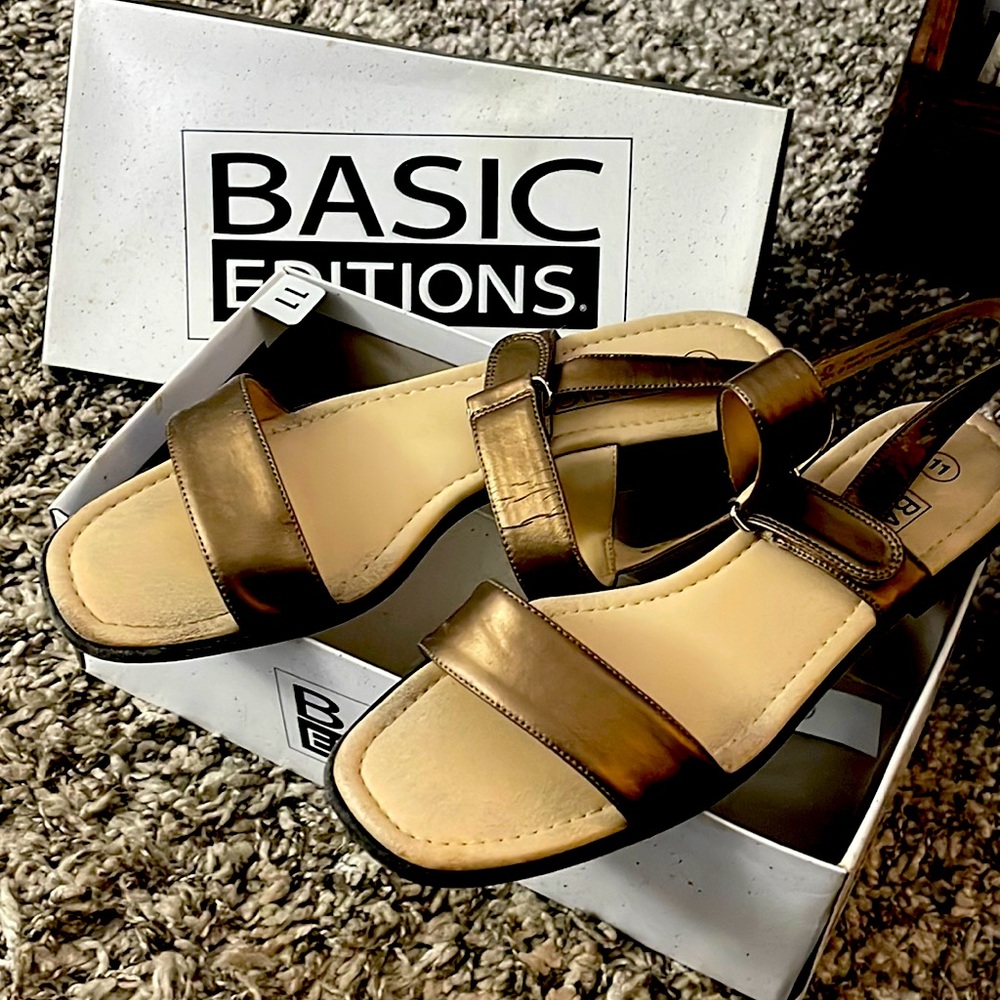 Women’s Sandals - Basic Editions